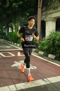 Runner Photo 4203081