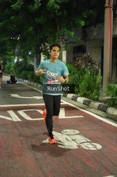 Runner Photo 4203100