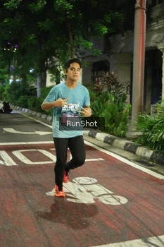 Runner Photo 4203112