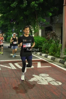 Runner Photo 4203116