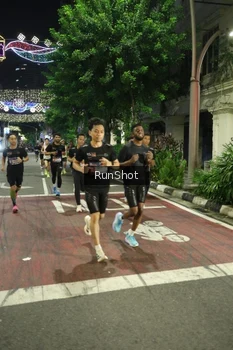 Runner Photo 4203174