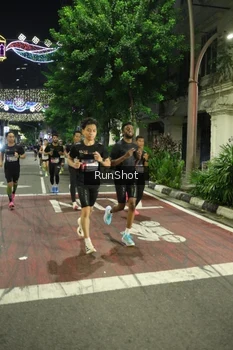 Runner Photo 4203177
