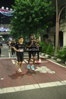 Runner Photo 4203183