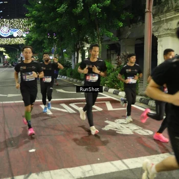 Runner Photo 4203262