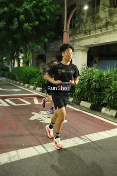 Runner Photo 4203293
