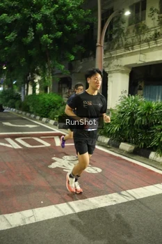 Runner Photo 4203294