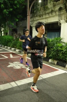 Runner Photo 4203295