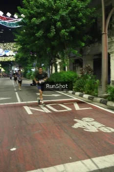 Runner Photo 4203316