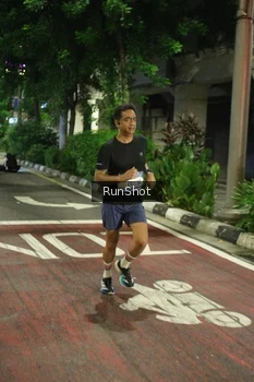 Runner Photo 4203333
