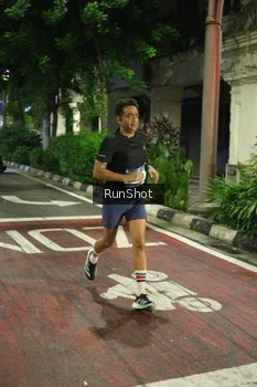 Runner Photo 4203343