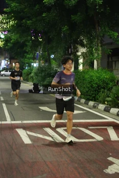Runner Photo 4203355