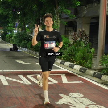 Runner Photo 4203410