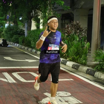 Runner Photo 4203436