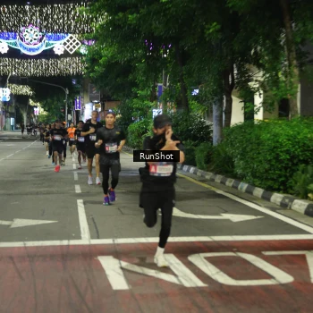 Runner Photo 4203453