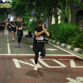 Runner Photo 4203463