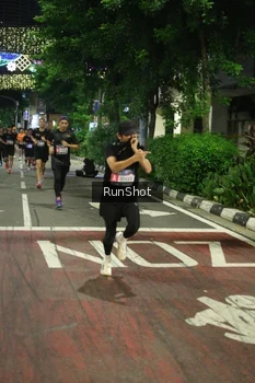 Runner Photo 4203466