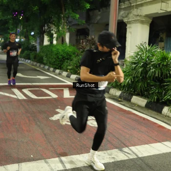 Runner Photo 4203492