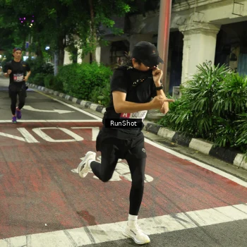 Runner Photo 4203493