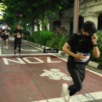 Runner Photo 4203502