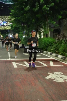Runner Photo 4203504