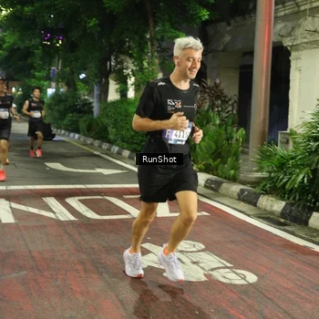 Runner Photo 4203538