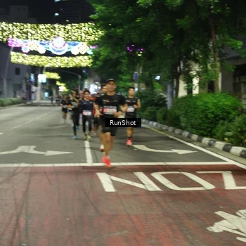 Runner Photo 4203543