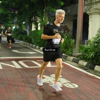 Runner Photo 4203544