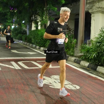 Runner Photo 4203545