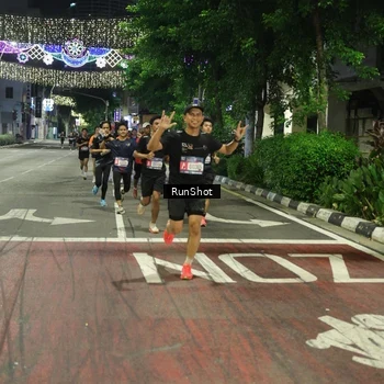 Runner Photo 4203559