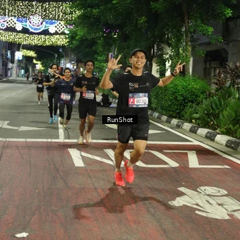 Runner Photo 4203569