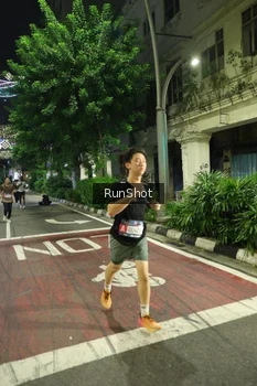 Runner Photo 4203798