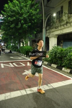 Runner Photo 4203801