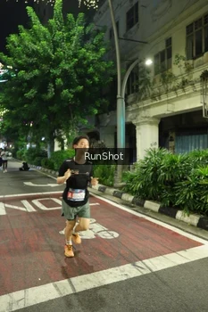 Runner Photo 4203806