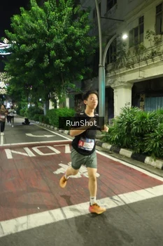 Runner Photo 4203810