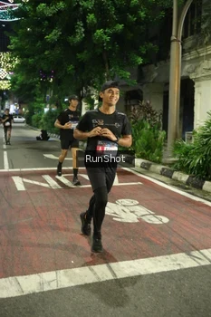 Runner Photo 4204009