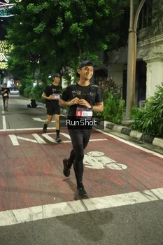 Runner Photo 4204013