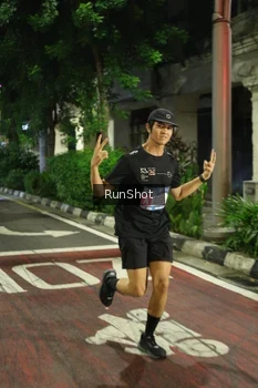 Runner Photo 4204023