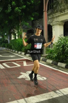 Runner Photo 4204035