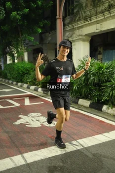 Runner Photo 4204042