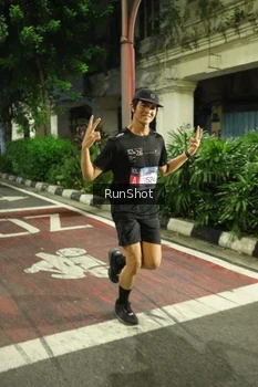 Runner Photo 4204046