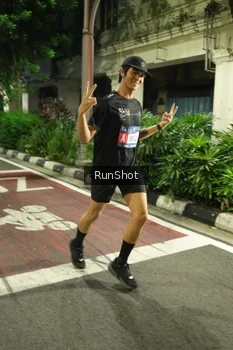 Runner Photo 4204061