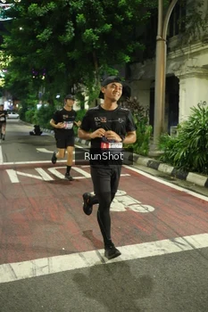Runner Photo 4204064
