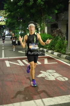 Runner Photo 4204106
