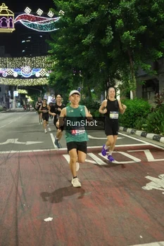 Runner Photo 4204175