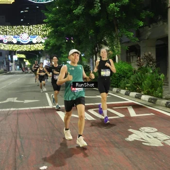 Runner Photo 4204190