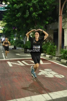 Runner Photo 4204210