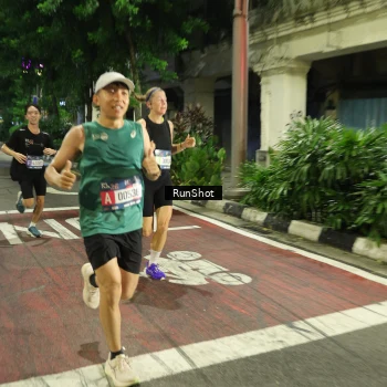 Runner Photo 4204214