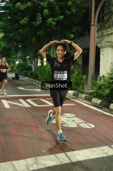 Runner Photo 4204216