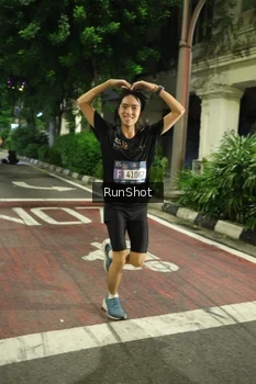Runner Photo 4204219