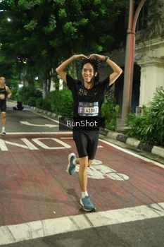 Runner Photo 4204221